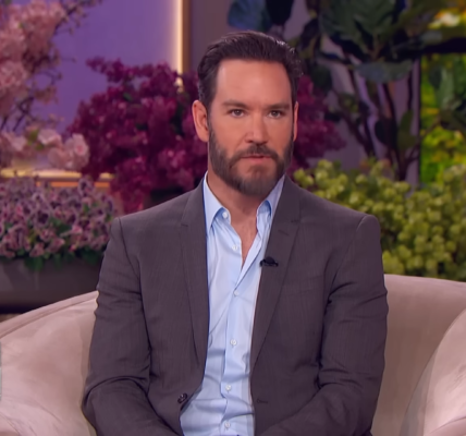 Mark-Paul Gosselaar wife