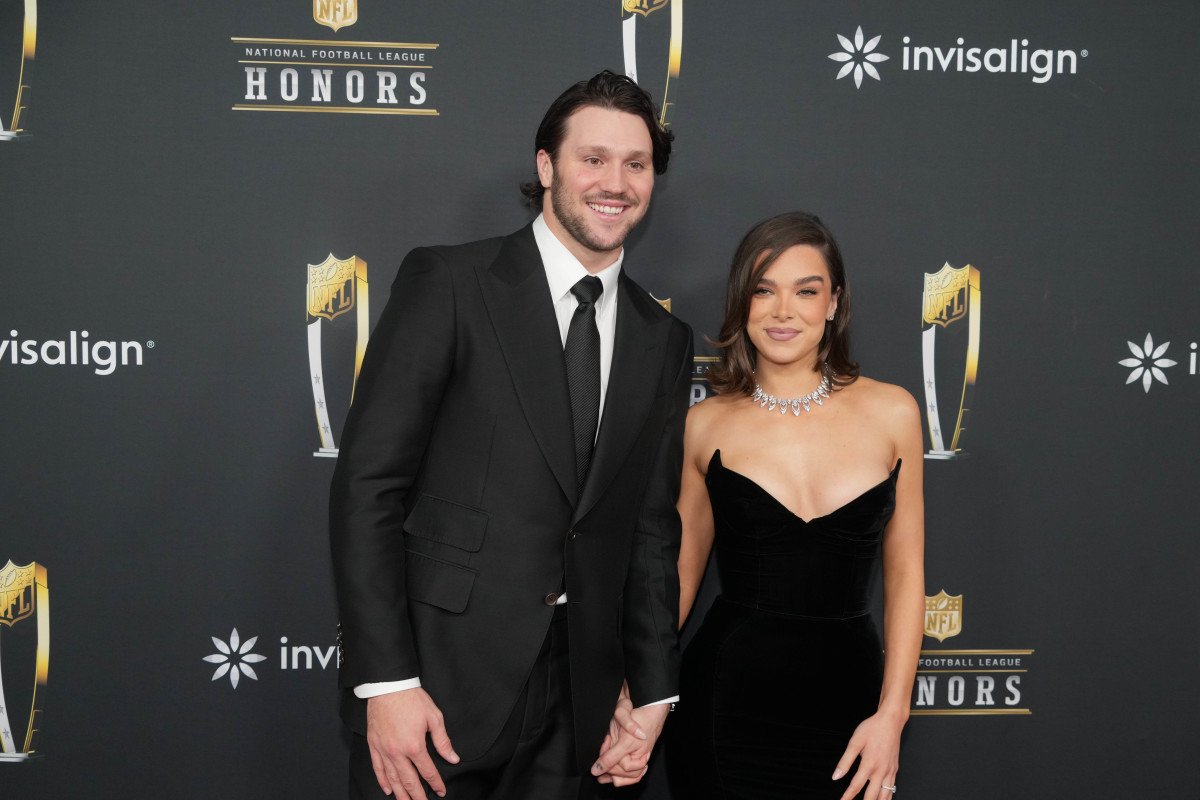 Josh Allen and fiance, Hailee Steinfeld